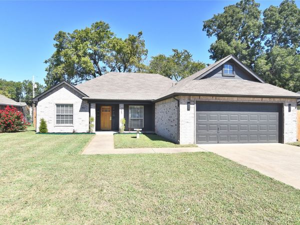 225 E Seminole Place , Tulsa, OK 74110