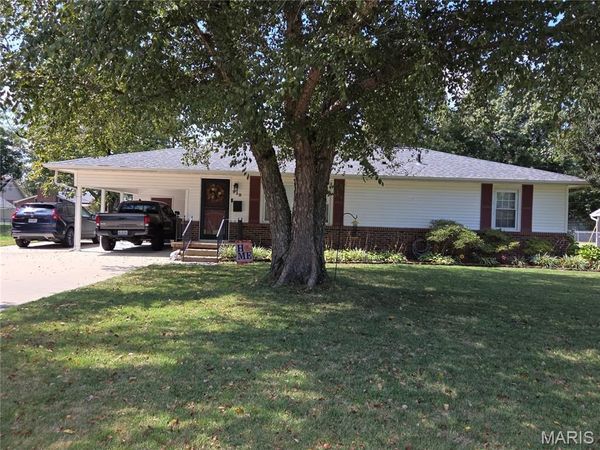 919 Hawthorn Drive , Sikeston, MO 63801