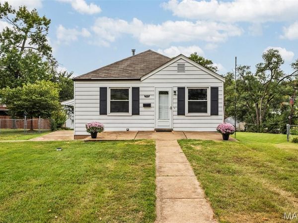 1355 Fairmount Court, St Louis, MO 63139