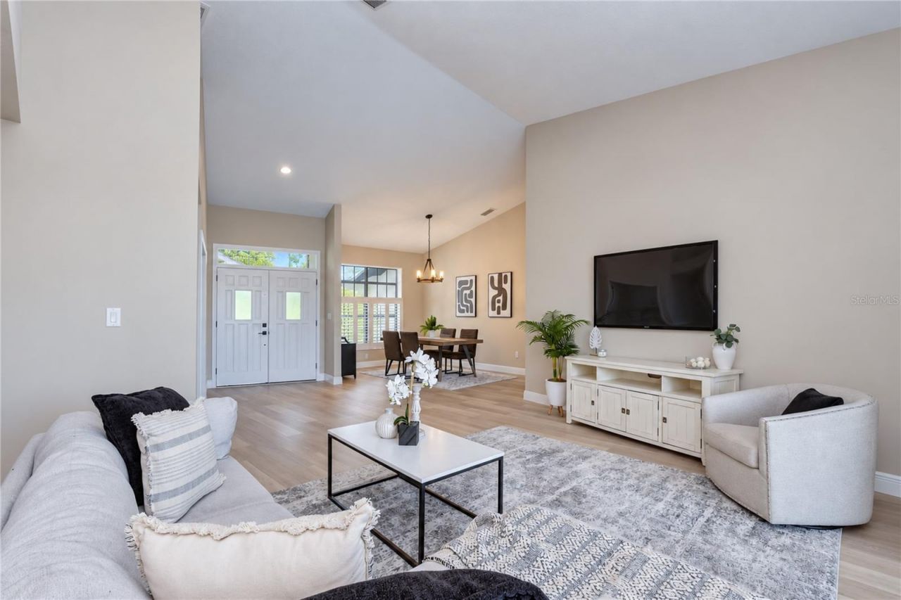 806 Sandringham Lane, Lutz, FL 33549 Photo