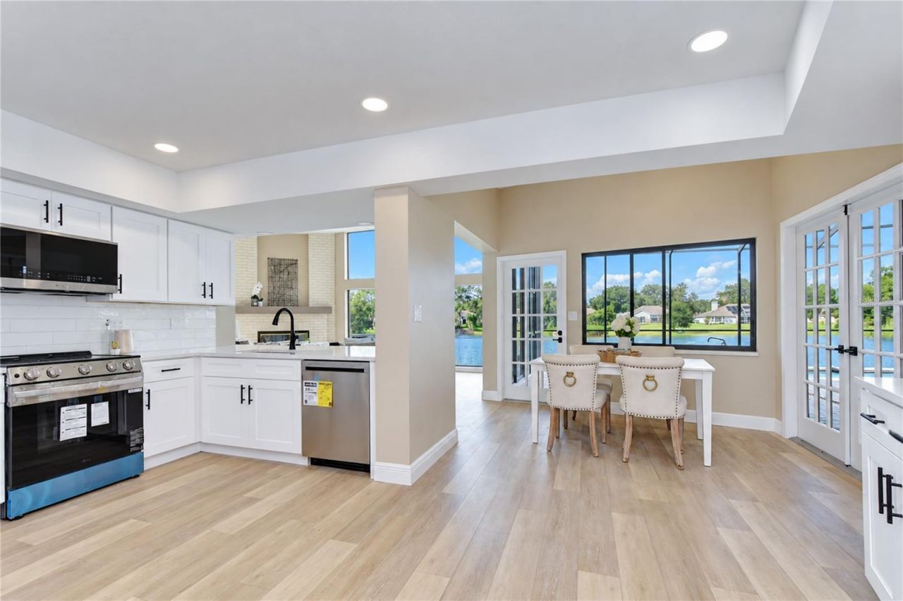 806 Sandringham Lane, Lutz, FL 33549 Photo