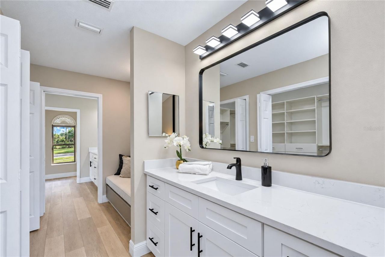 806 Sandringham Lane, Lutz, FL 33549 Photo