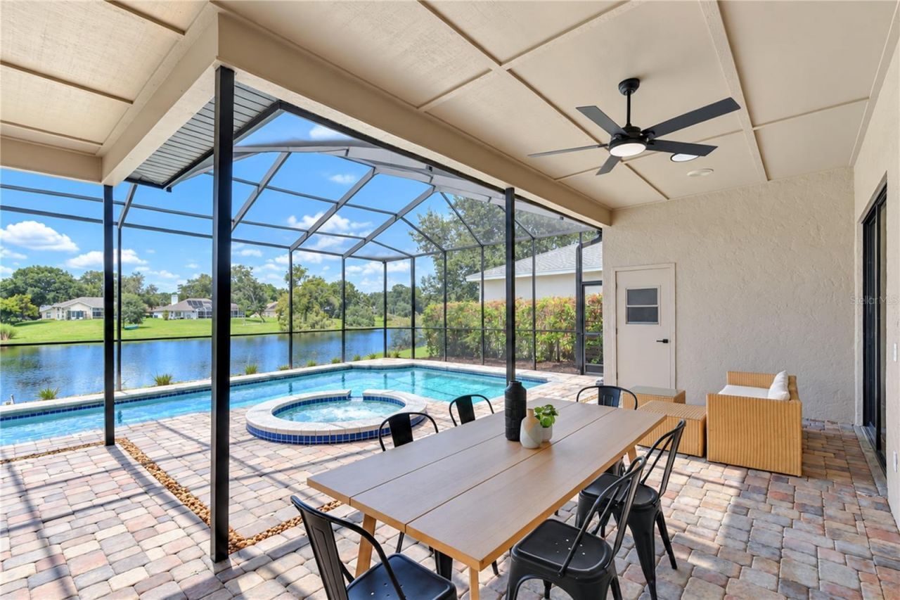 806 Sandringham Lane, Lutz, FL 33549 Photo