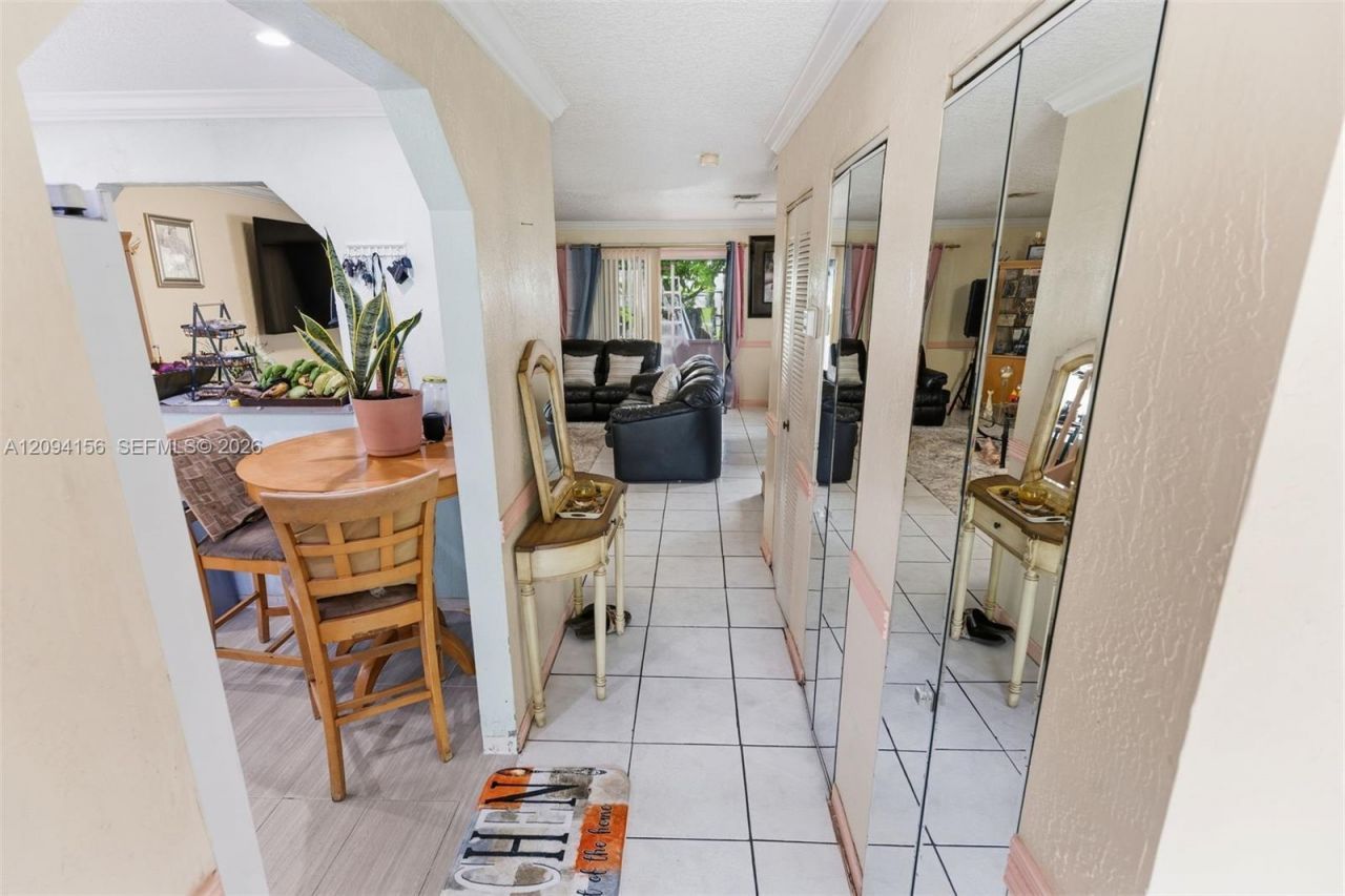 5504 NW 22nd St , Lauderhill, FL 33313 Photo