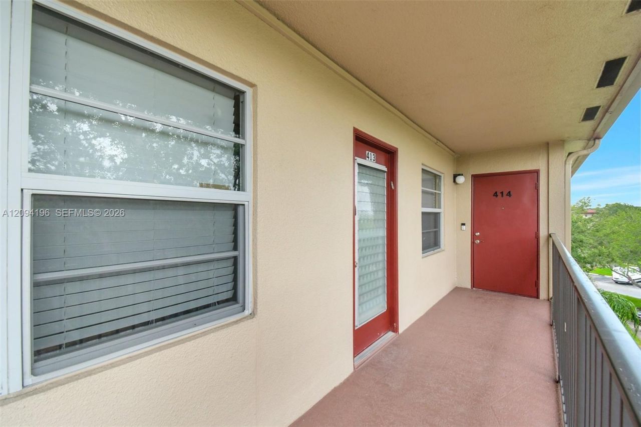 13475 SW 9th St , Unit 413A, Pembroke Pines, FL 33027 Photo