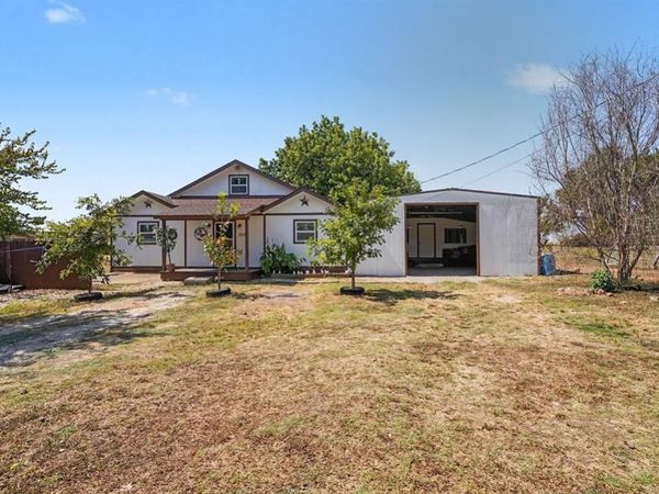 205 Davis Ranch Road , Alvarado, TX 76009