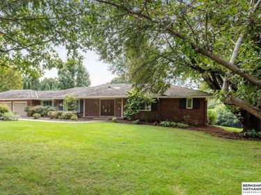 9353 Harney Street, Omaha, NE 68114