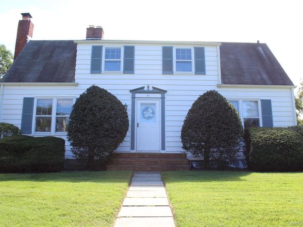 30 Randou Drive, Huntington, NY 11743