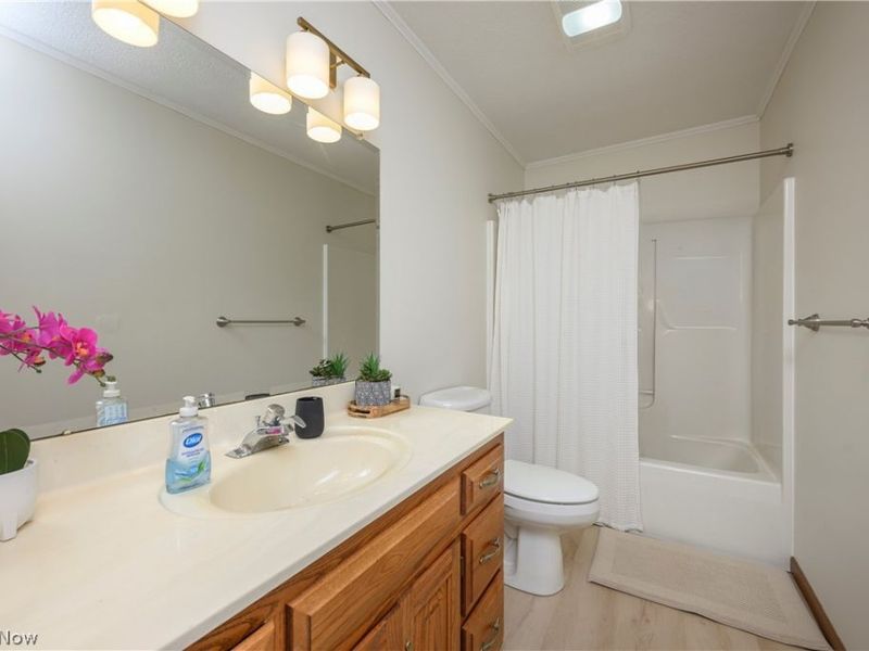 224 Jessica Drive, Dover, OH 44622 Photo 23