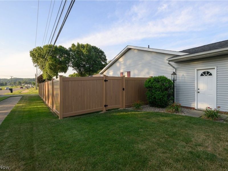 224 Jessica Drive, Dover, OH 44622 Photo 3
