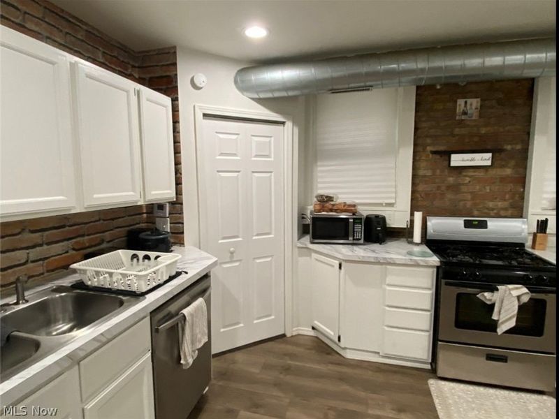 2759 Hampshire Road, Unit 1, Cleveland Heights, OH 44106 Photo 4