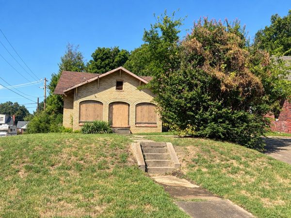 1902 N Cheyenne Avenue , Tulsa, OK 74106