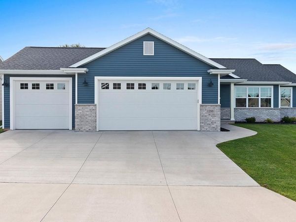 1290 BRENDA LANE, Neenah, WI 54956