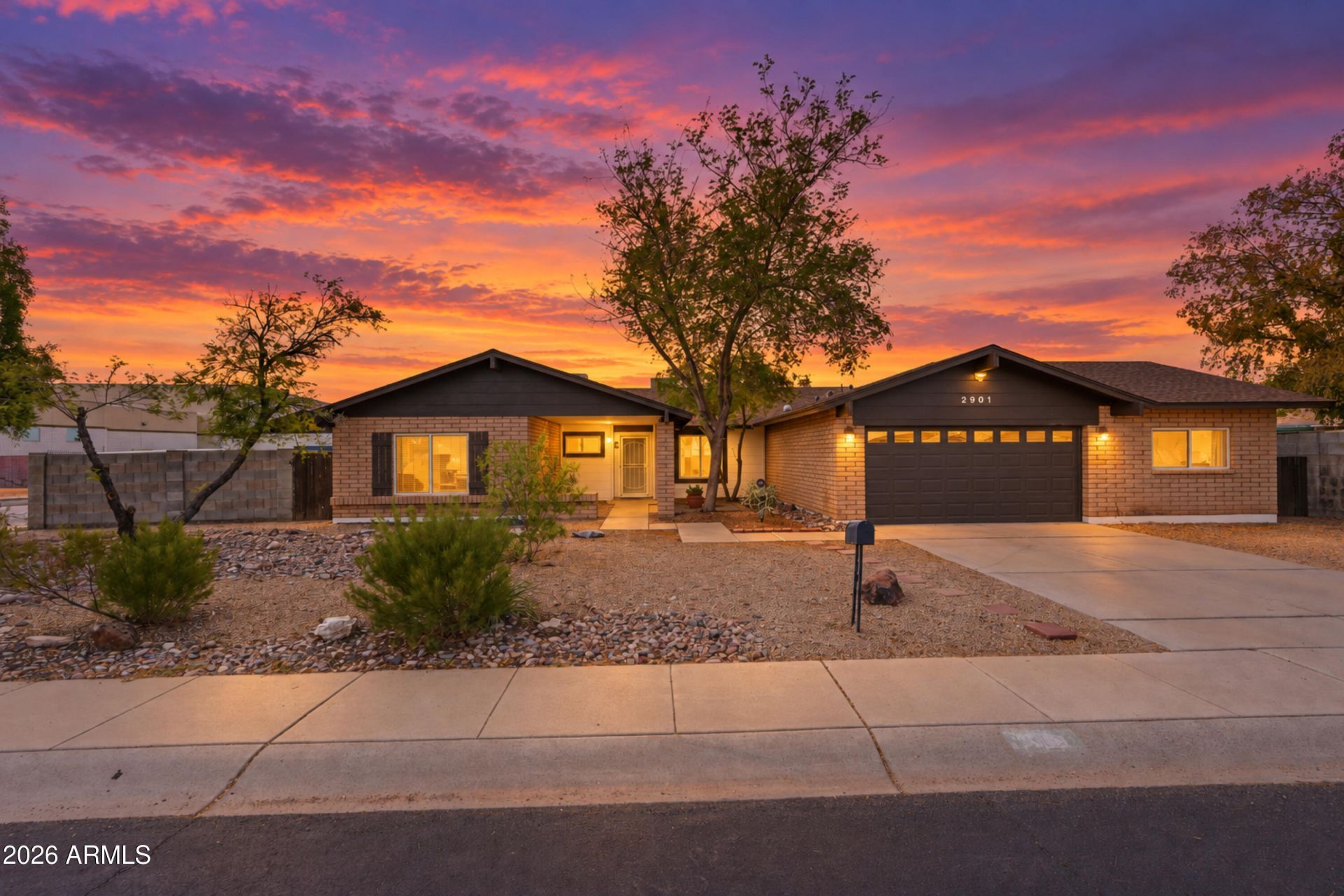 2901 W Kathleen Road, Phoenix, AZ 85053 Main Photo
