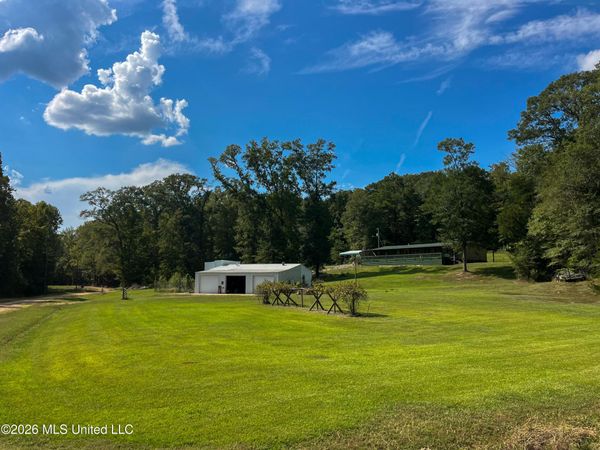 5163 Cox Ferry Road, Bentonia, MS 39040