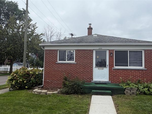 1353 Stewart Avenue , Lincoln Park, Mi 48146