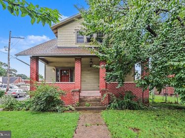 1831 SYCAMORE STREET , HARRISBURG, PA 17104