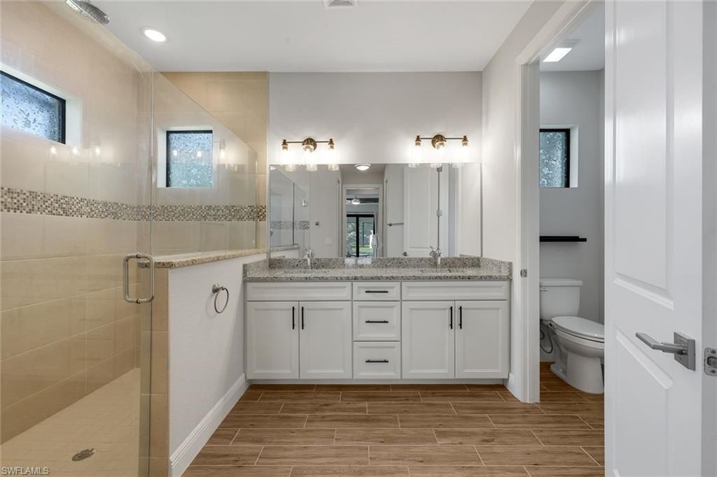 2126 NE 2nd St , Cape Coral, FL 33909 Photo