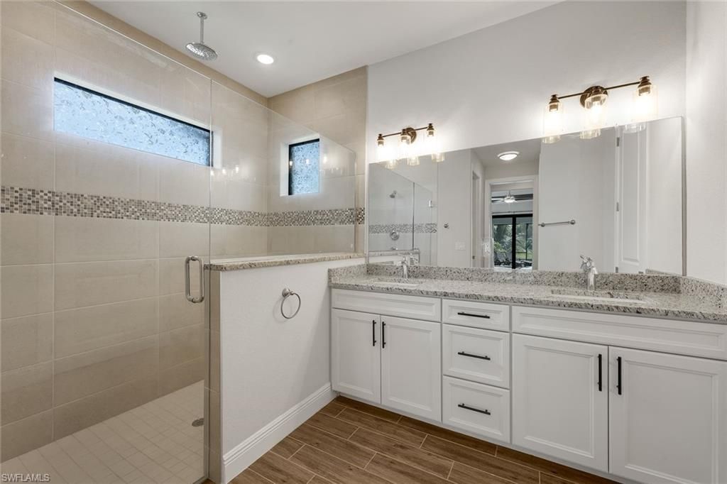 2126 NE 2nd St , Cape Coral, FL 33909 Photo