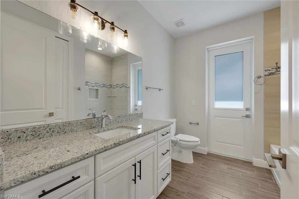 2126 NE 2nd St , Cape Coral, FL 33909 Photo