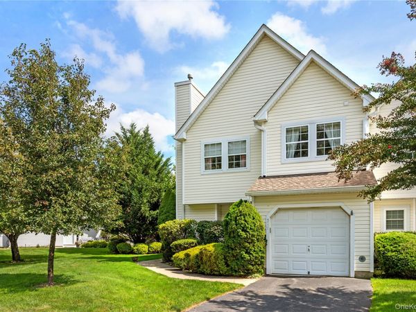 317 Erik Drive , East Setauket, NY 11733