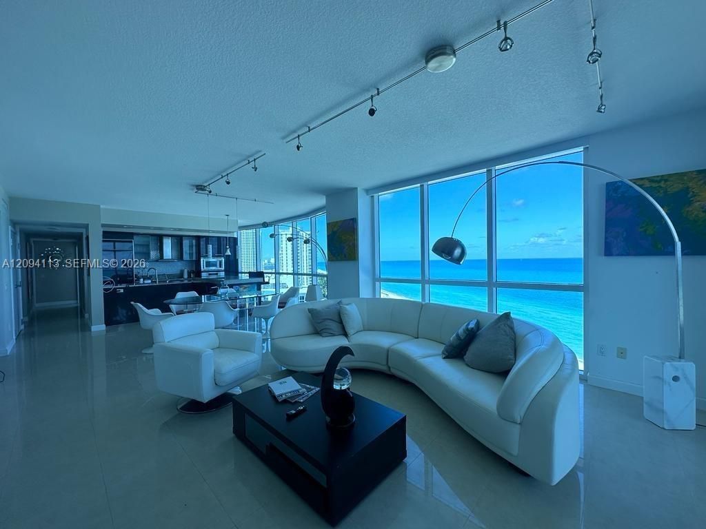 3801 Collins Ave , Unit 1806, Miami Beach, FL 33140 Photo