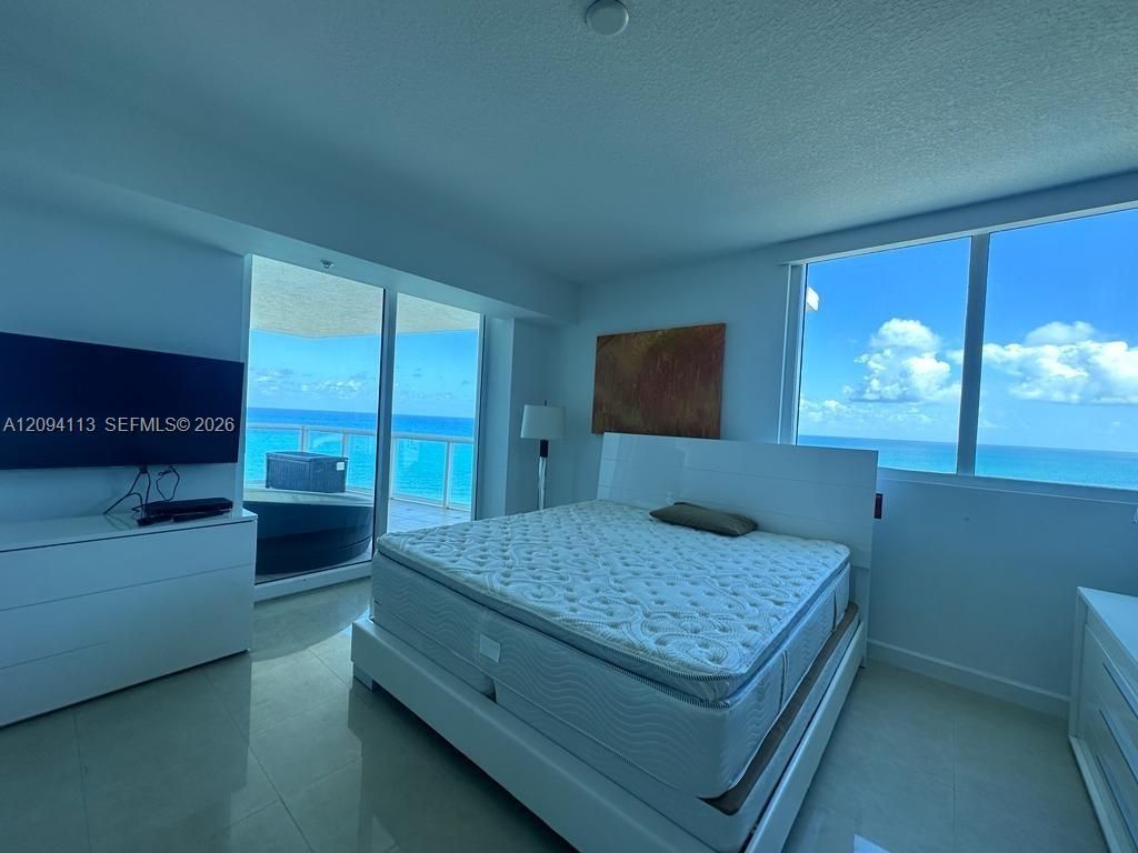3801 Collins Ave , Unit 1806, Miami Beach, FL 33140 Photo