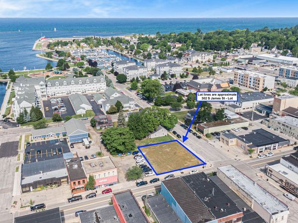 302 S James Street, Ludington, MI 49431