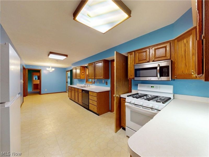 7454 Demshar Drive, Mentor, OH 44060 Photo 6