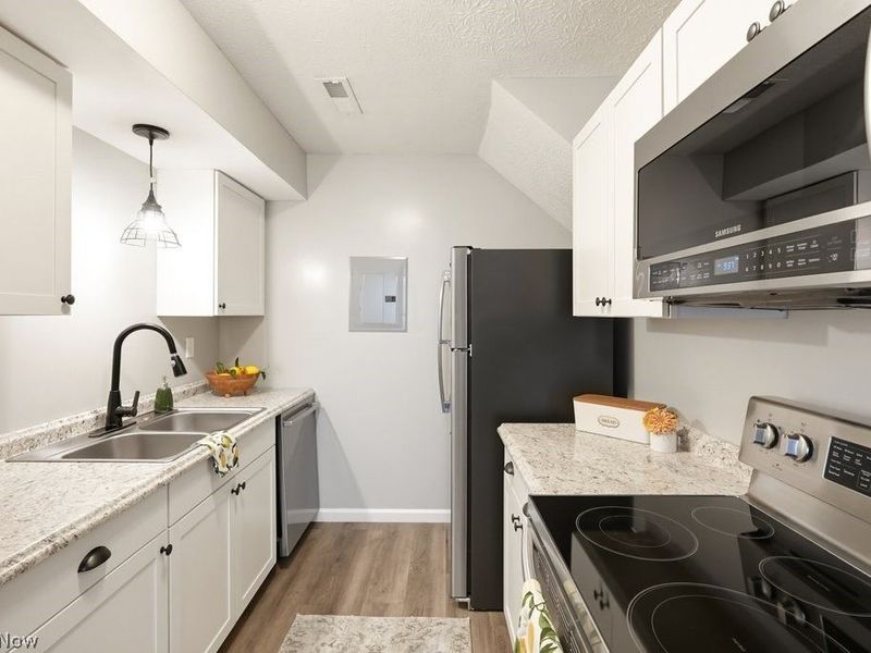 2454 Island Drive, Unit 29C, Uniontown, OH 44685 Photo 12