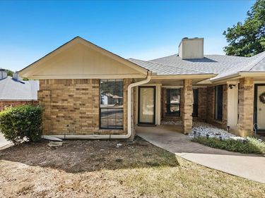 7806 Laver Court, Fort Worth, TX 76112