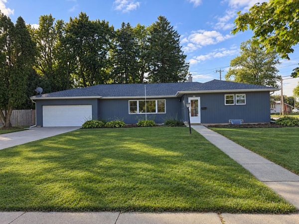 802 N 26th St, Sheboygan, WI 53081