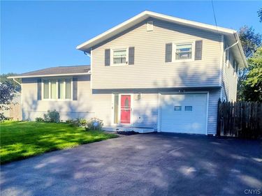 410 Stillwell Circle, East Syracuse, NY 13057