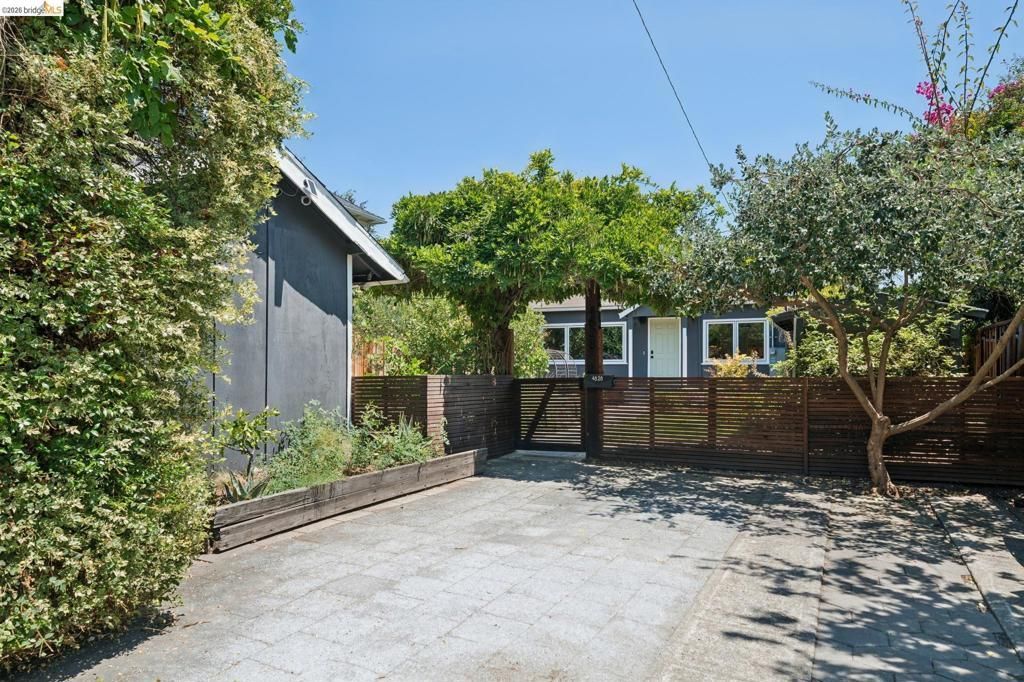 4828 Webster St, Oakland, CA 94609 Main Photo