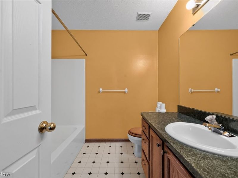 19342 Bradford Court, Strongsville, OH 44149 Photo 19
