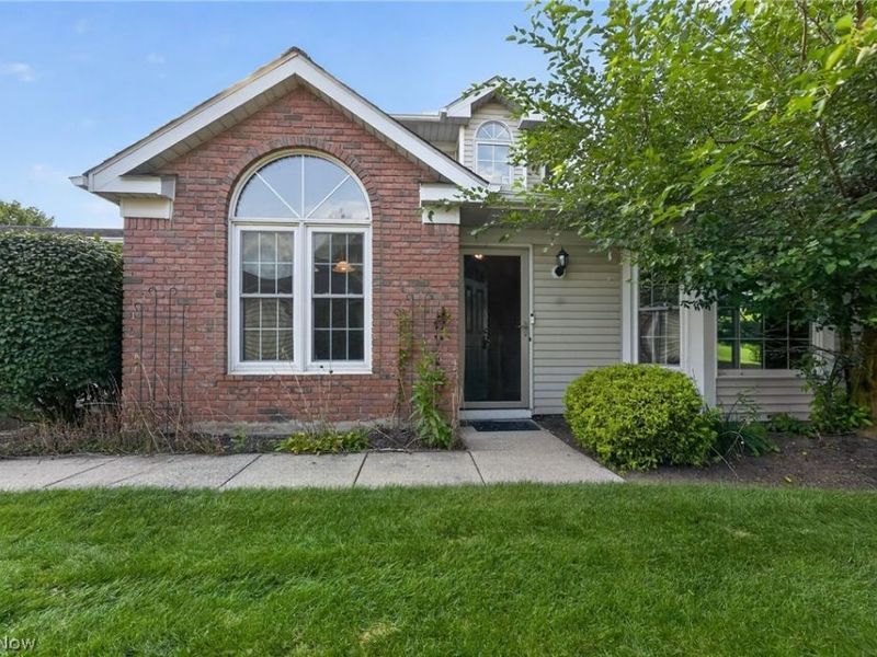 19342 Bradford Court, Strongsville, OH 44149 Photo 3
