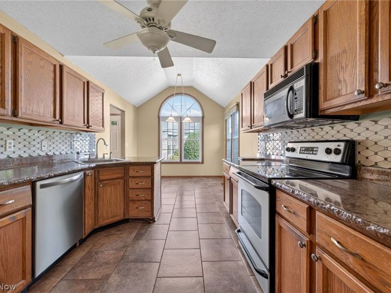 19342 Bradford Court, Strongsville, OH 44149 Photo 7