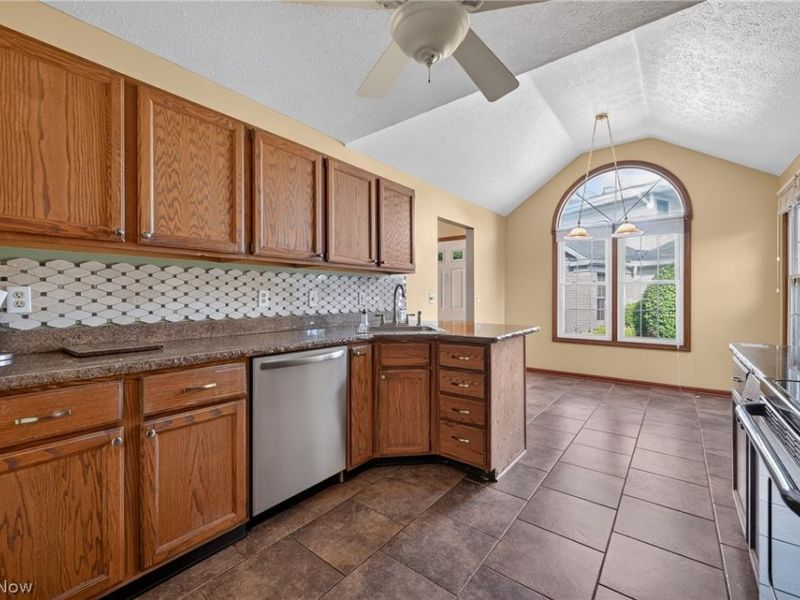 19342 Bradford Court, Strongsville, OH 44149 Photo 8