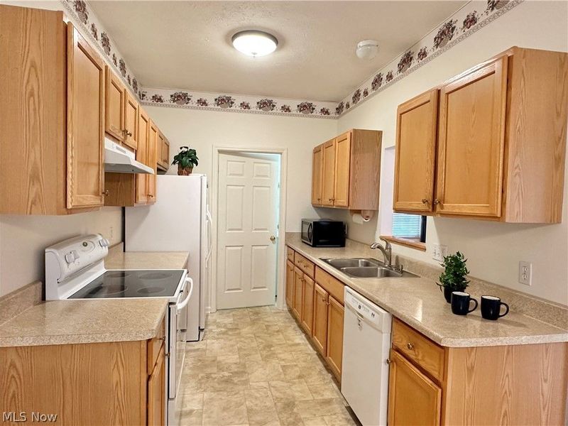 566 Parkside Lane , Tallmadge, OH 44278 Photo 4