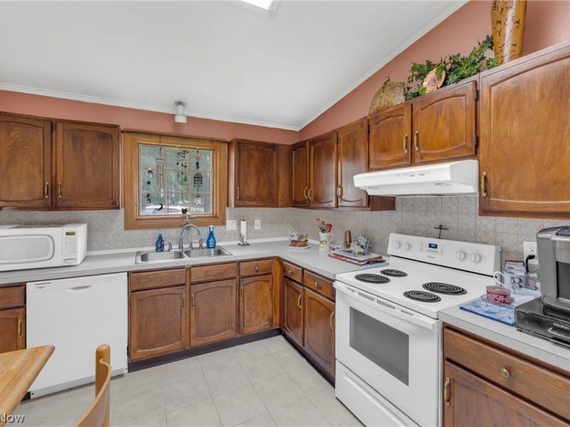 32556 Electric Boulevard, Avon Lake, OH 44012 Photo 10