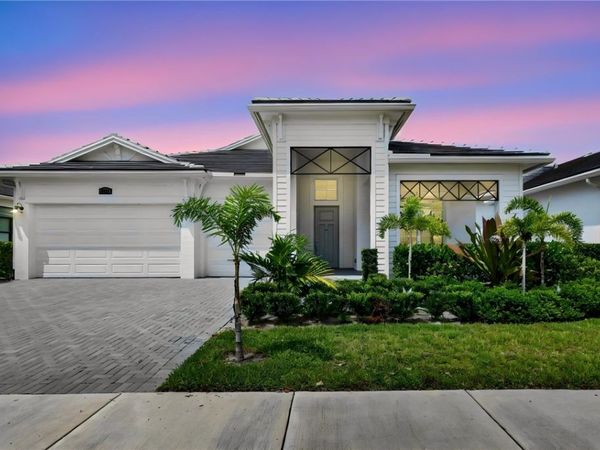 9202 SW Esule Way SW, Port St Lucie, FL 34987