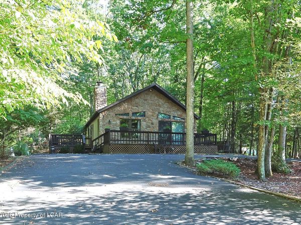 37 Arapahoe Circle, Hazleton, PA 18202