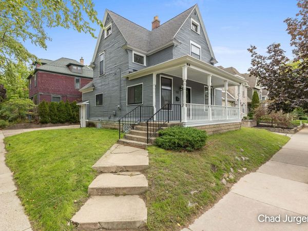 901 Wealthy Street SE, Grand Rapids, MI 49506