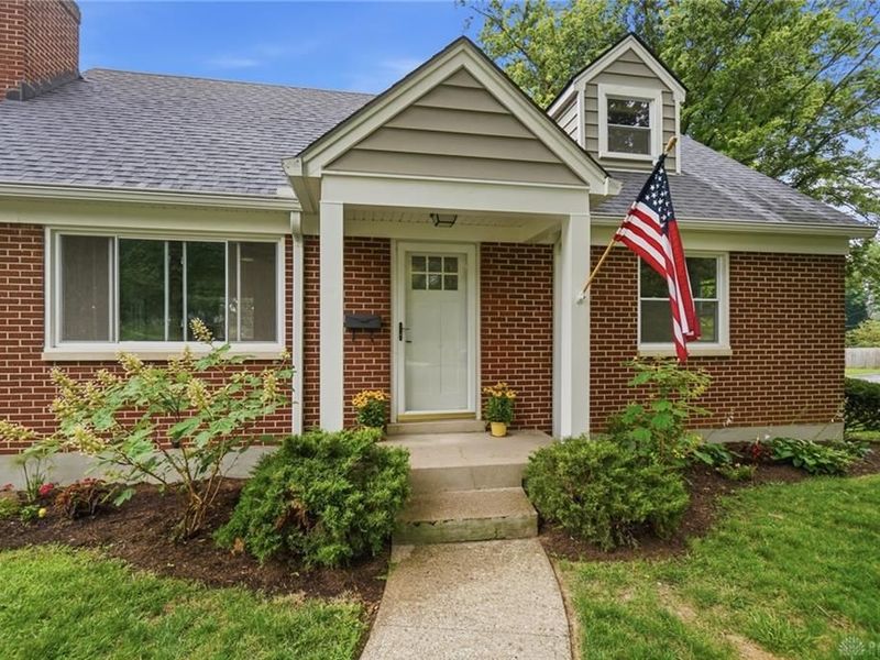 136 E Ridgeway Drive, Centerville, OH 45459 Photo 4