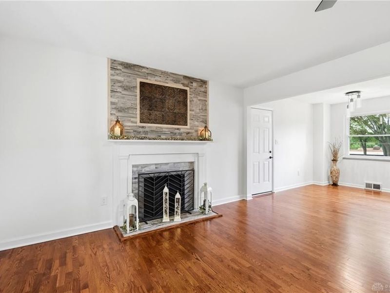 136 E Ridgeway Drive, Centerville, OH 45459 Photo 6