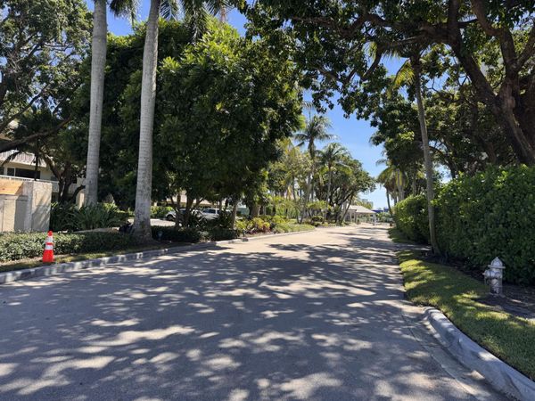6 ROYAL PALM Way, Unit 304, Boca Raton, FL 33432