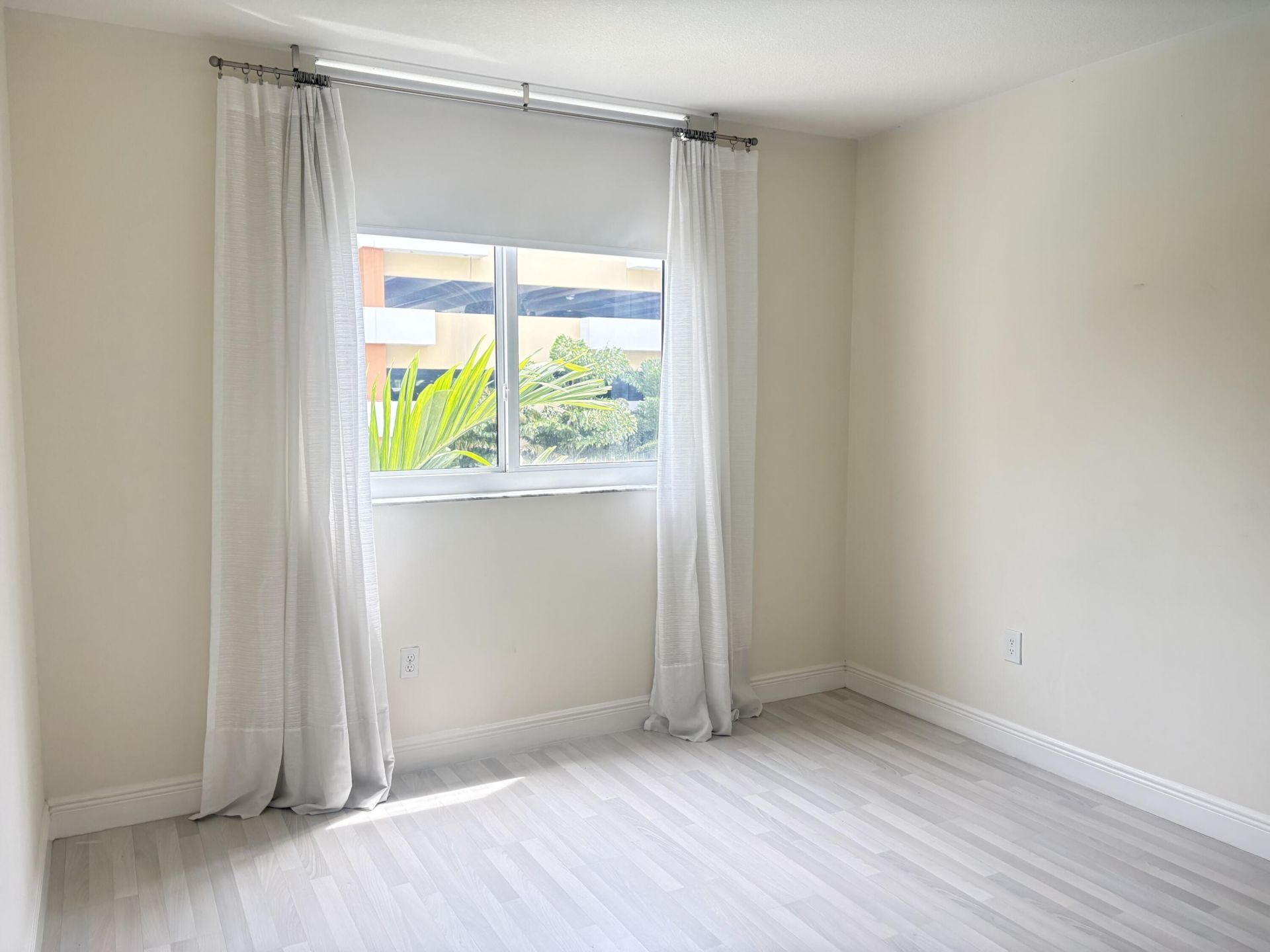 2775 NE 187th Street, Unit 325, Aventura, FL 33180 Photo