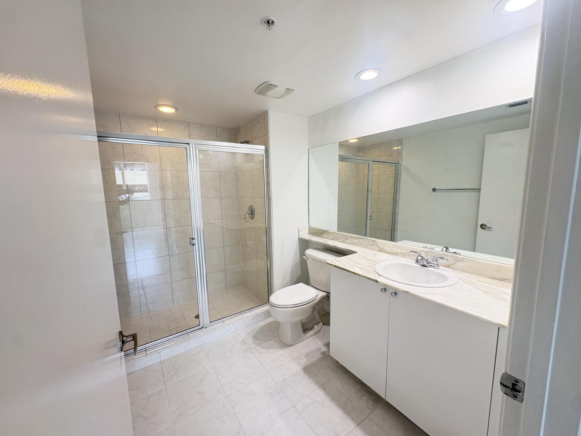 2775 NE 187th Street, Unit 325, Aventura, FL 33180 Photo