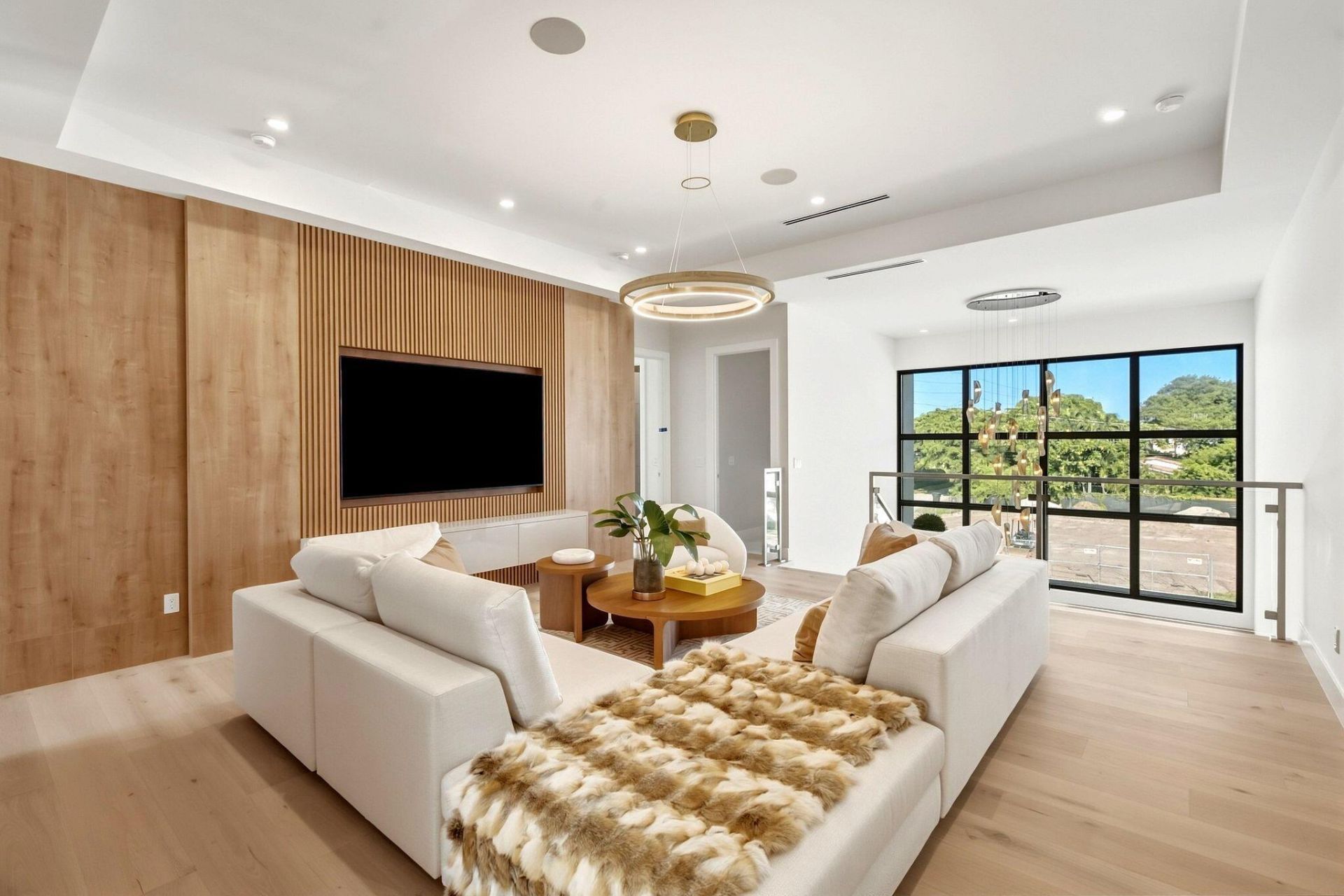 399 NE Spanish Court, Boca Raton, FL 33432 Photo