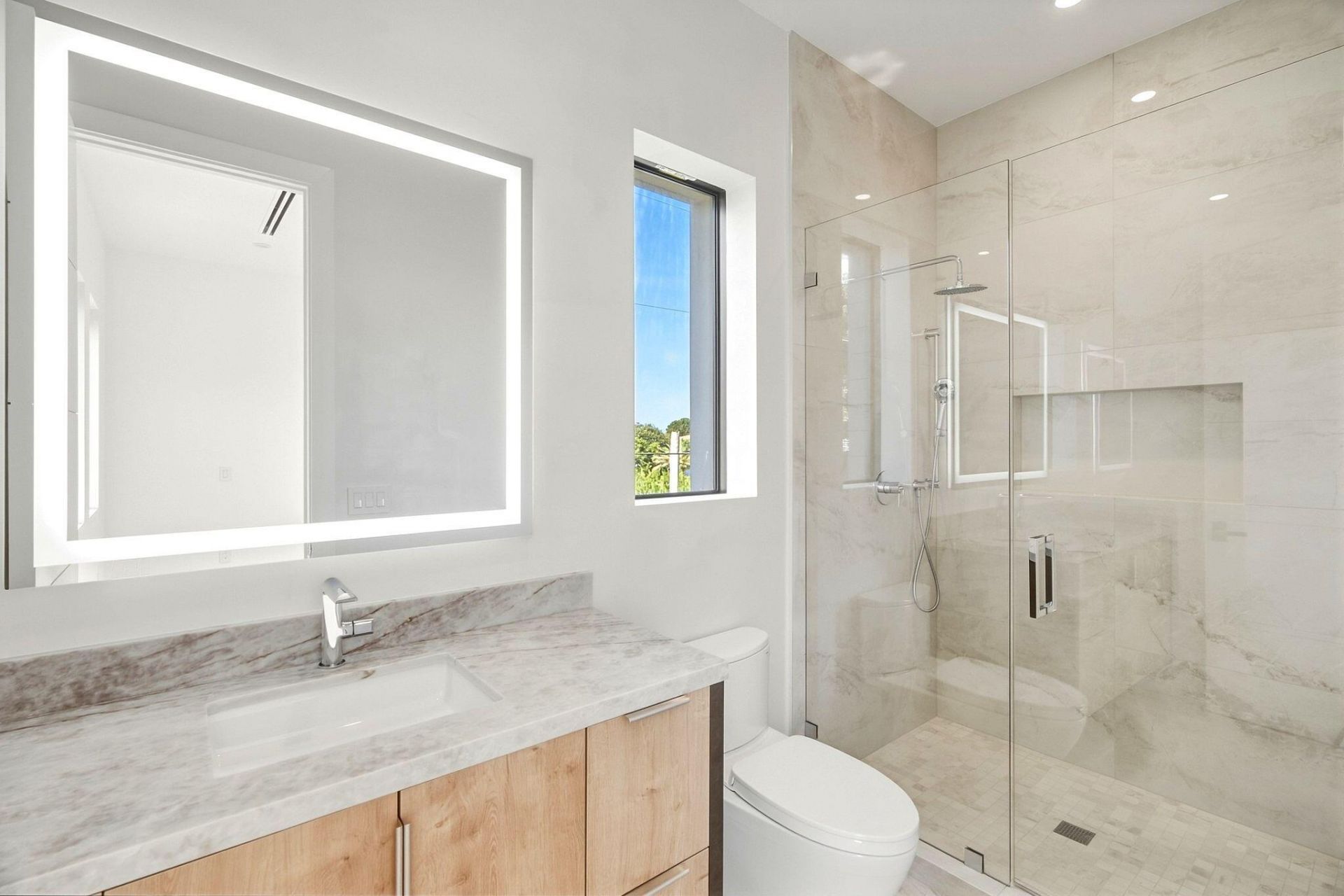 399 NE Spanish Court, Boca Raton, FL 33432 Photo